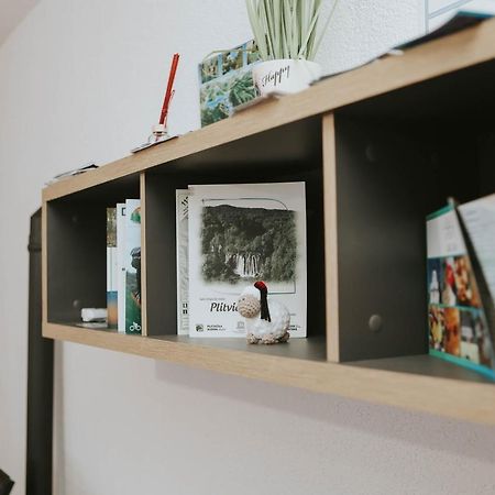I&T Apartman กอสปิช ภายนอก รูปภาพ